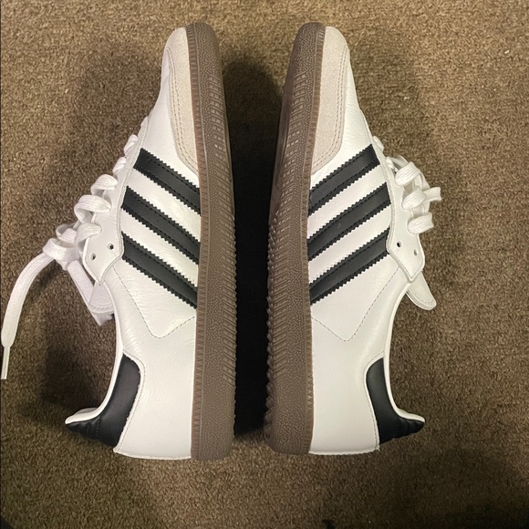 Adidas White and Black Classic Sneakers Samba - Picture 7 of 9